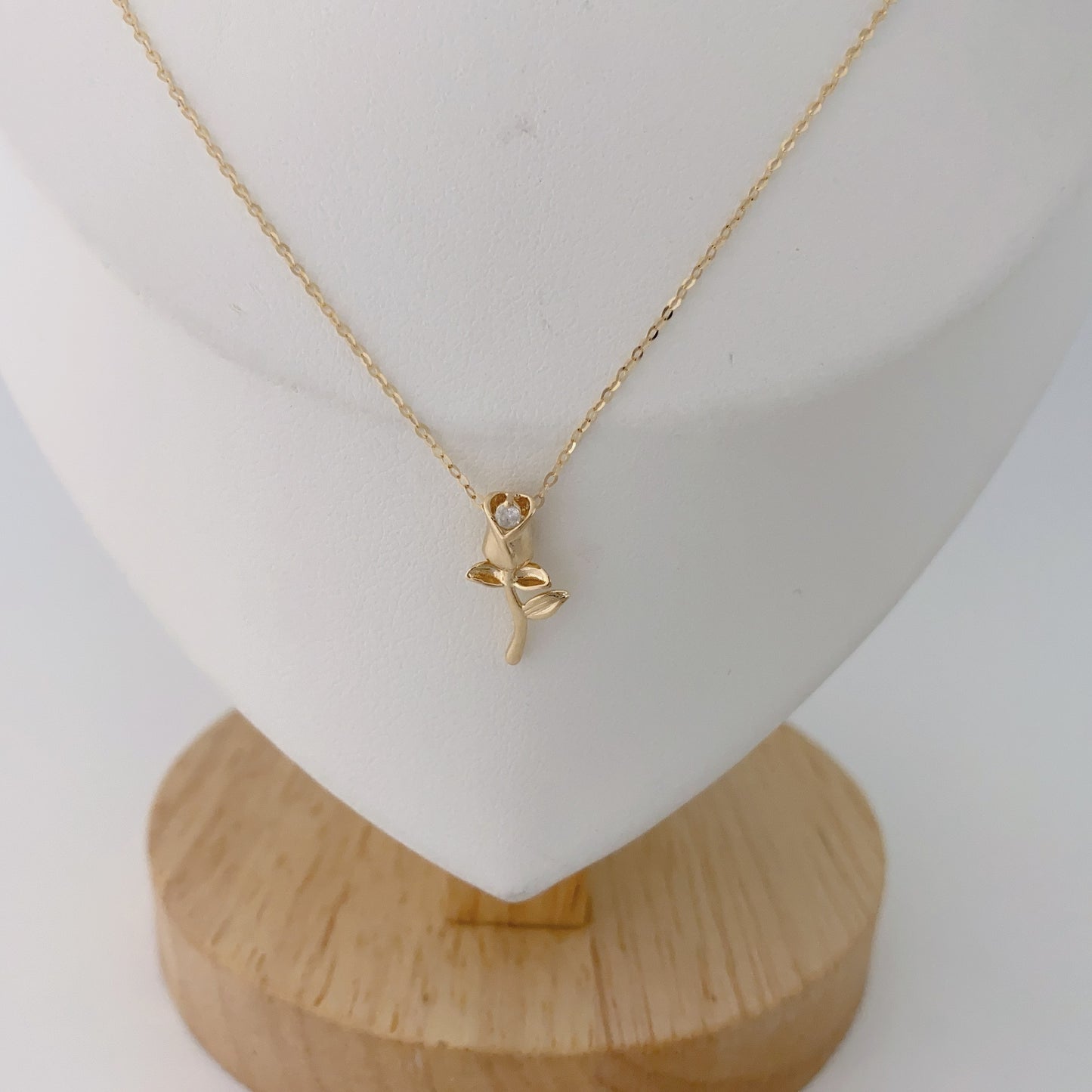 Le collier rose éternelle