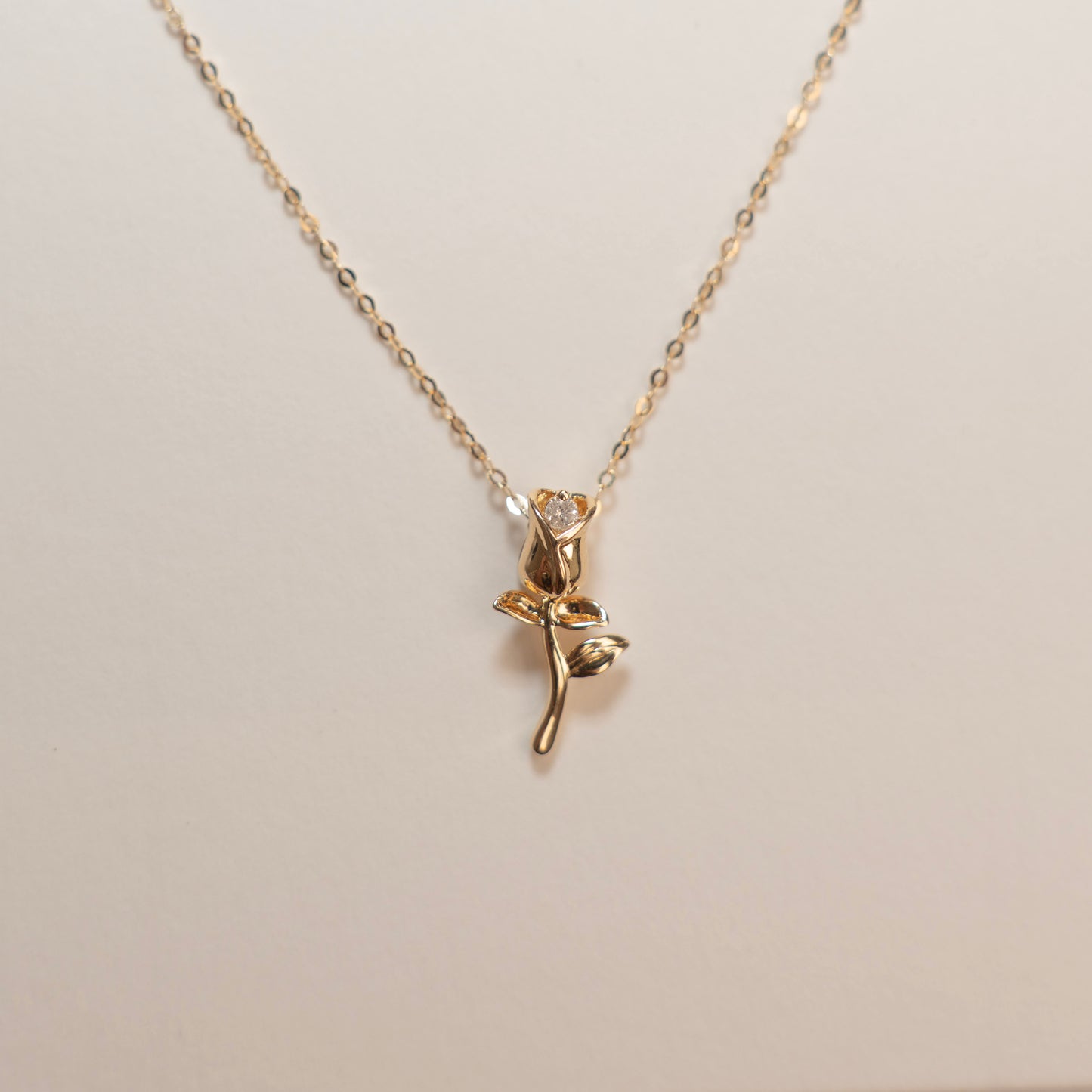 Le collier rose éternelle