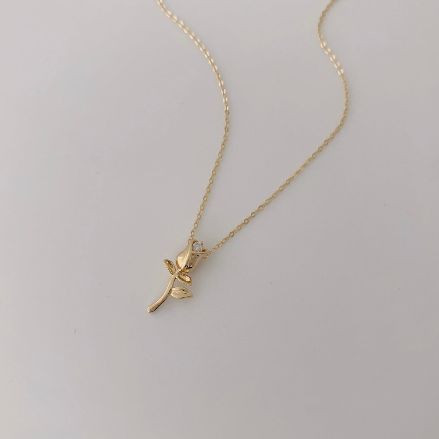Le collier rose éternelle