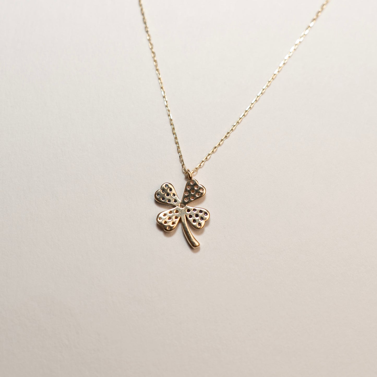 Le collier spectre
