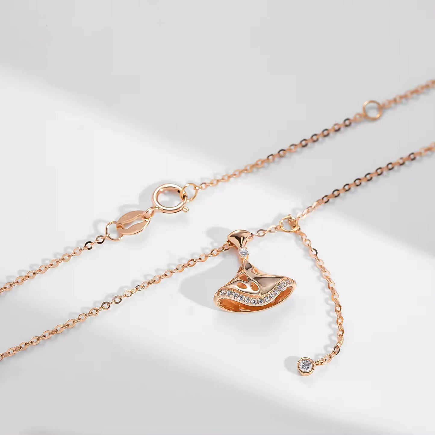 The Ginkgo Leaf Necklace