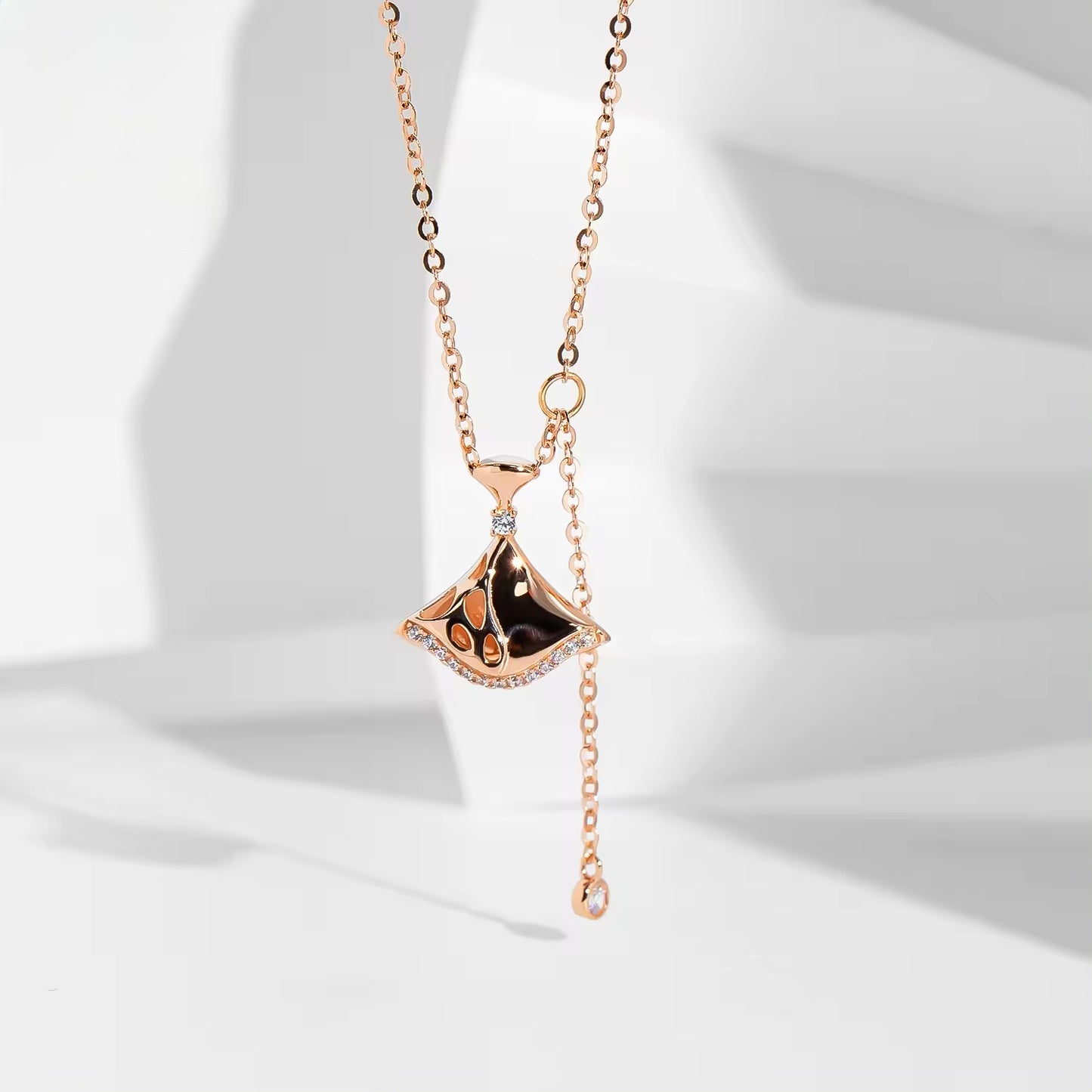 The Ginkgo Leaf Necklace
