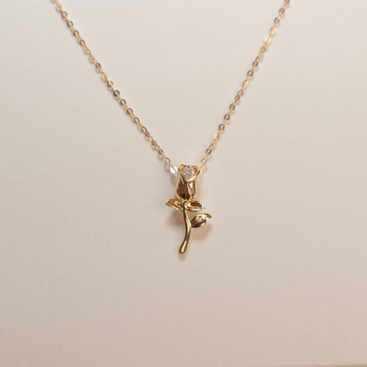 Le collier rose éternelle
